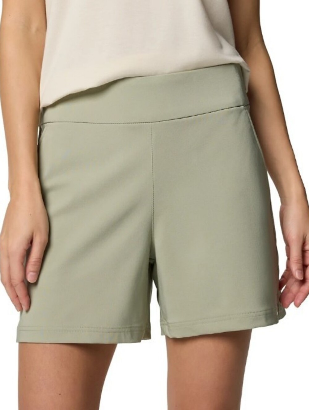 Columbia Safari Sage Green All Season Pull On Omni Shade Shorts Womens Med NWOT